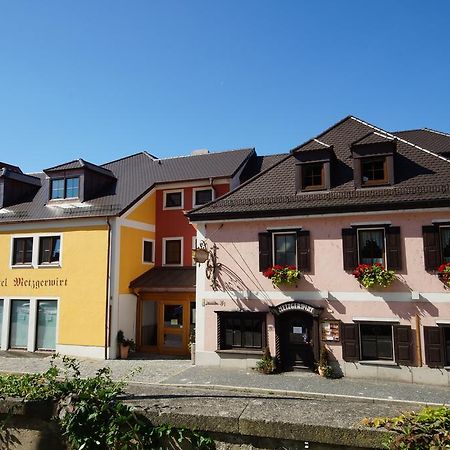 Gasthof Metzgerwirt ريغينستوف المظهر الخارجي الصورة