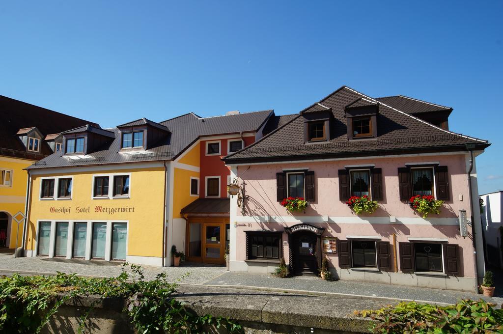 Gasthof Metzgerwirt ريغينستوف المظهر الخارجي الصورة